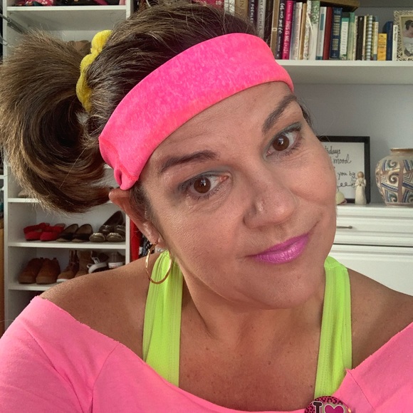 Meet your Posher, Jennifer - Picture 3 of 5